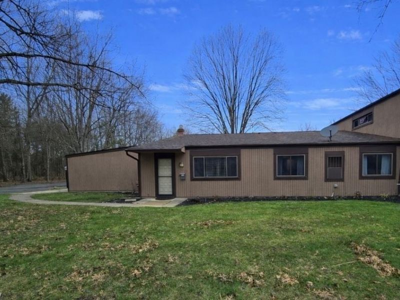 26705 Lake Of The Falls Boulevard, Olmsted Falls, OH 44138 Photo 1