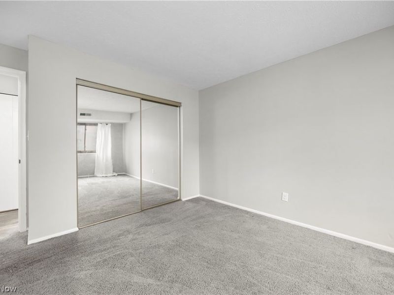 26705 Lake Of The Falls Boulevard, Olmsted Falls, OH 44138 Photo 14