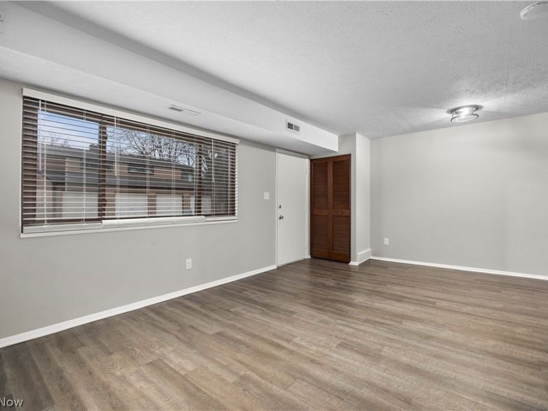 26705 Lake Of The Falls Boulevard, Olmsted Falls, OH 44138 Photo 3