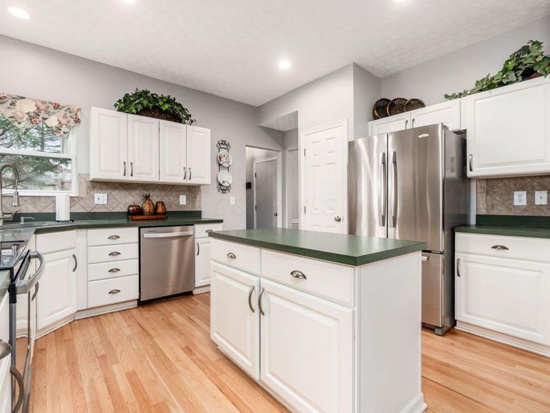 4034 Pioneer Court , Powell, OH 43065 Photo 10