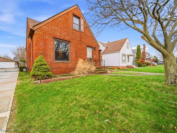 6406 Pelham Drive , Parma, OH 44129