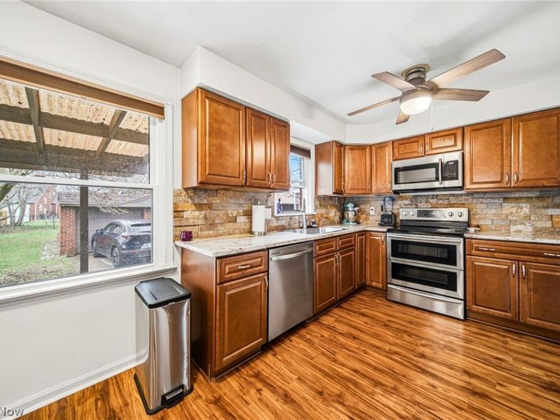 6406 Pelham Drive, Parma, OH 44129 Photo 11