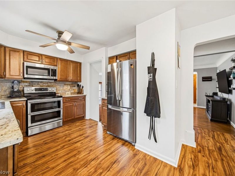 6406 Pelham Drive, Parma, OH 44129 Photo 12