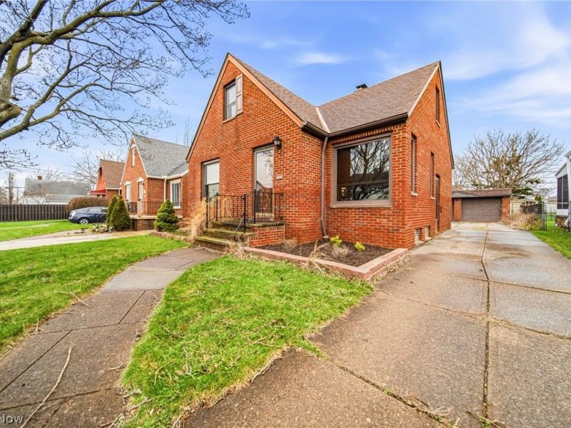 6406 Pelham Drive, Parma, OH 44129 Photo 3