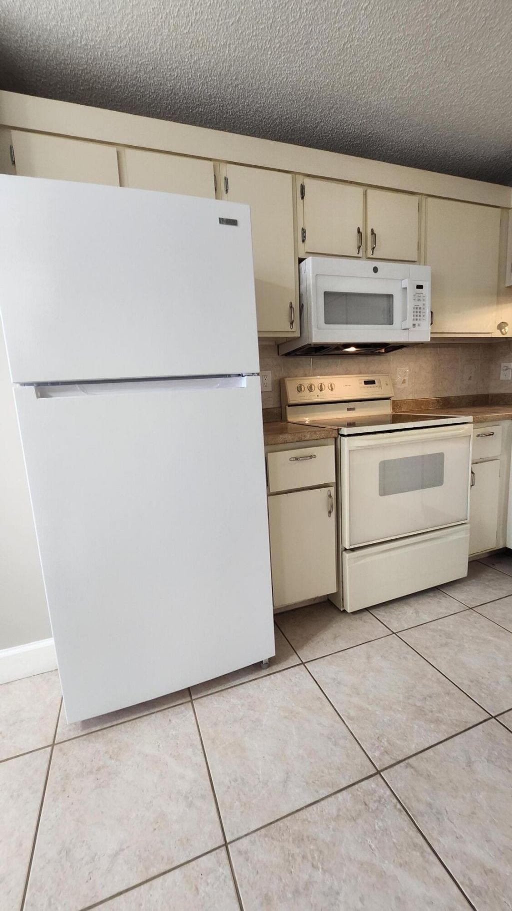 3146 Via Poinciana Via Poinciana, Unit 414, Lake Worth, FL 33467 Photo