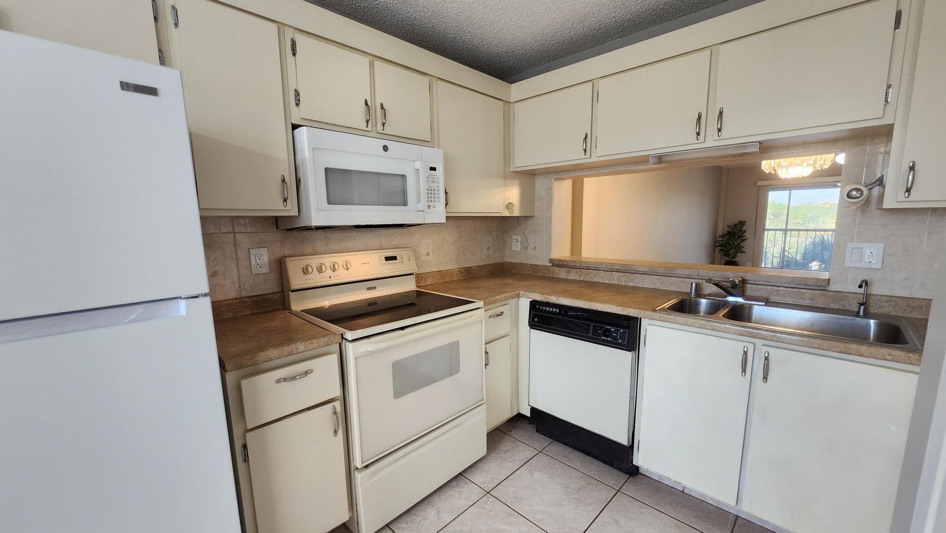 3146 Via Poinciana Via Poinciana, Unit 414, Lake Worth, FL 33467 Photo