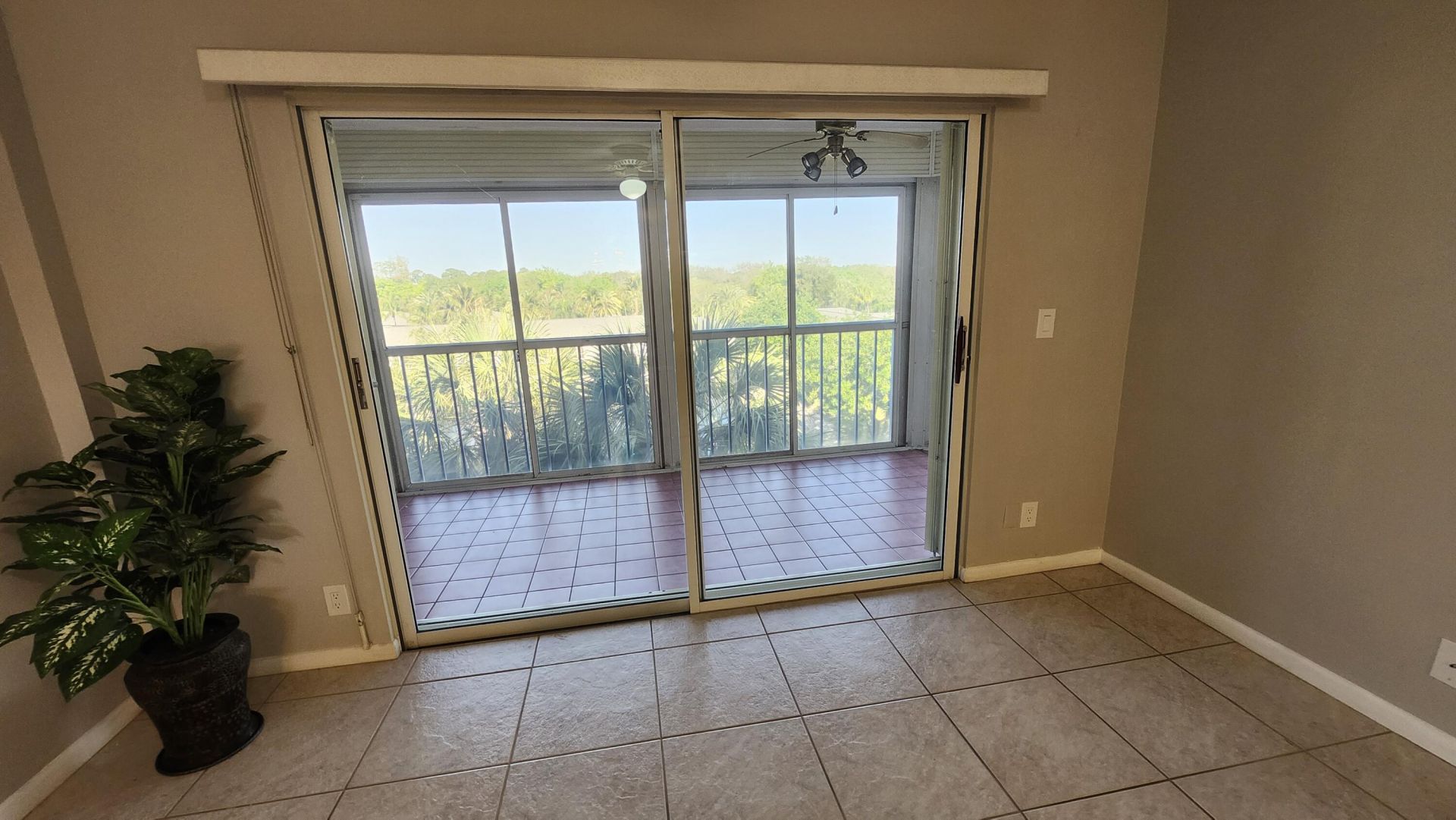 3146 Via Poinciana Via Poinciana, Unit 414, Lake Worth, FL 33467 Photo