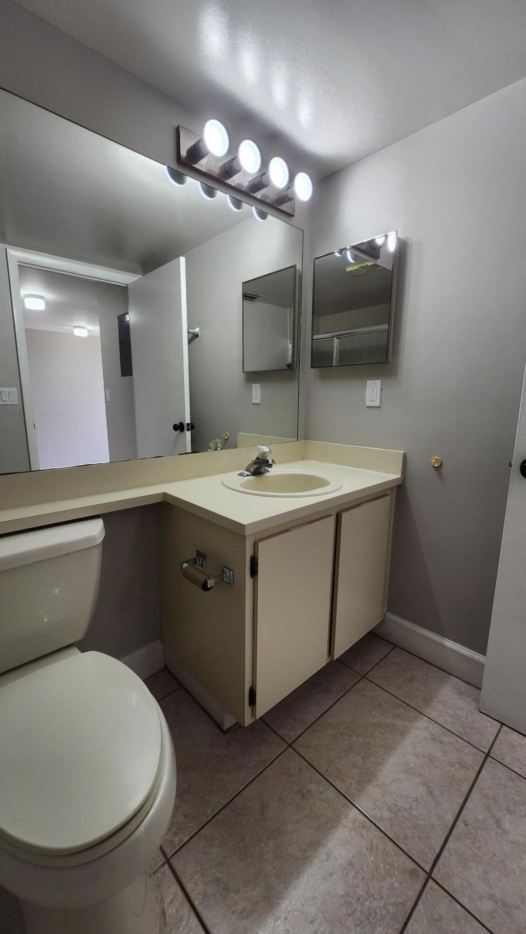 3146 Via Poinciana Via Poinciana, Unit 414, Lake Worth, FL 33467 Photo