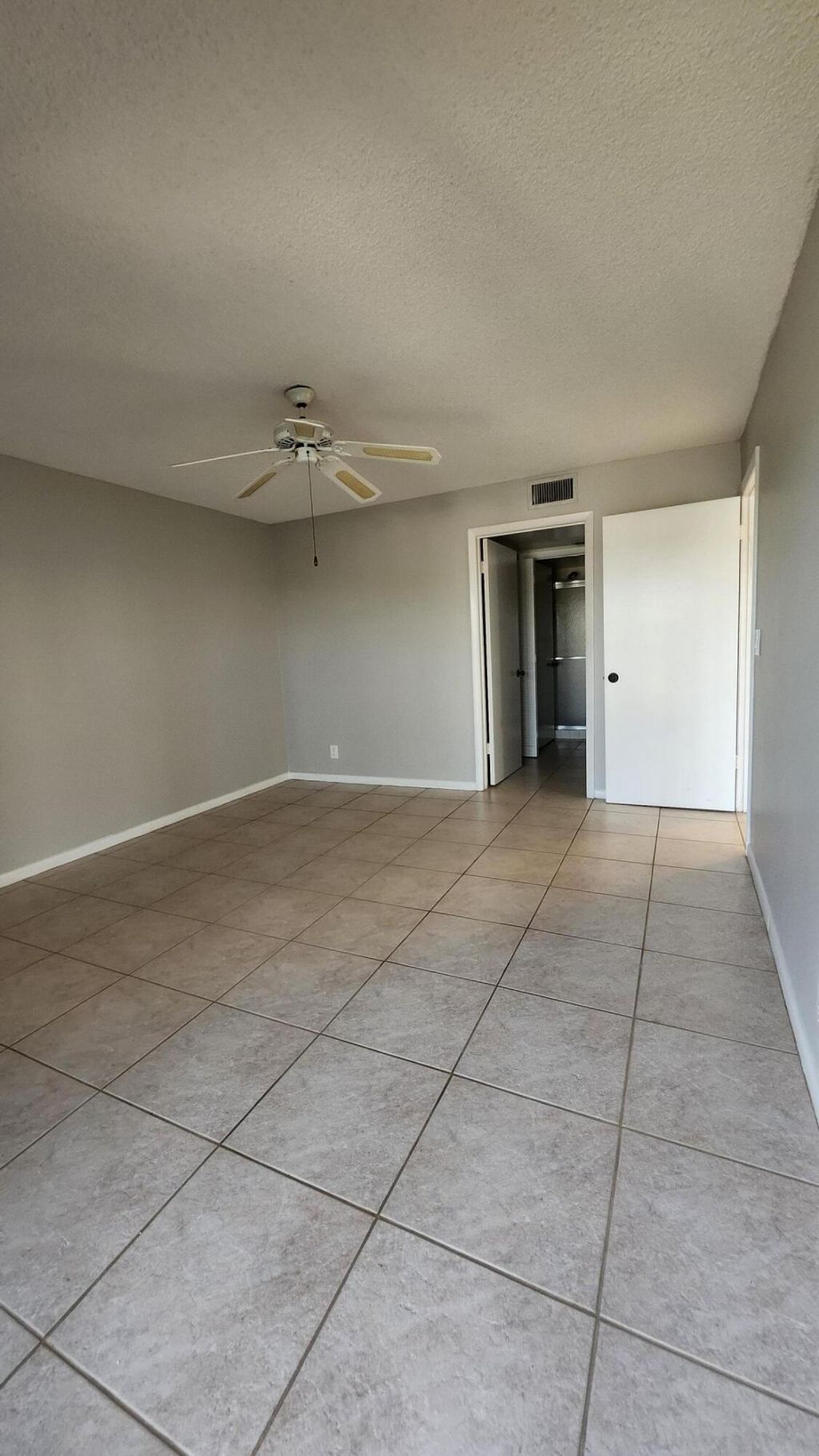 3146 Via Poinciana Via Poinciana, Unit 414, Lake Worth, FL 33467 Photo