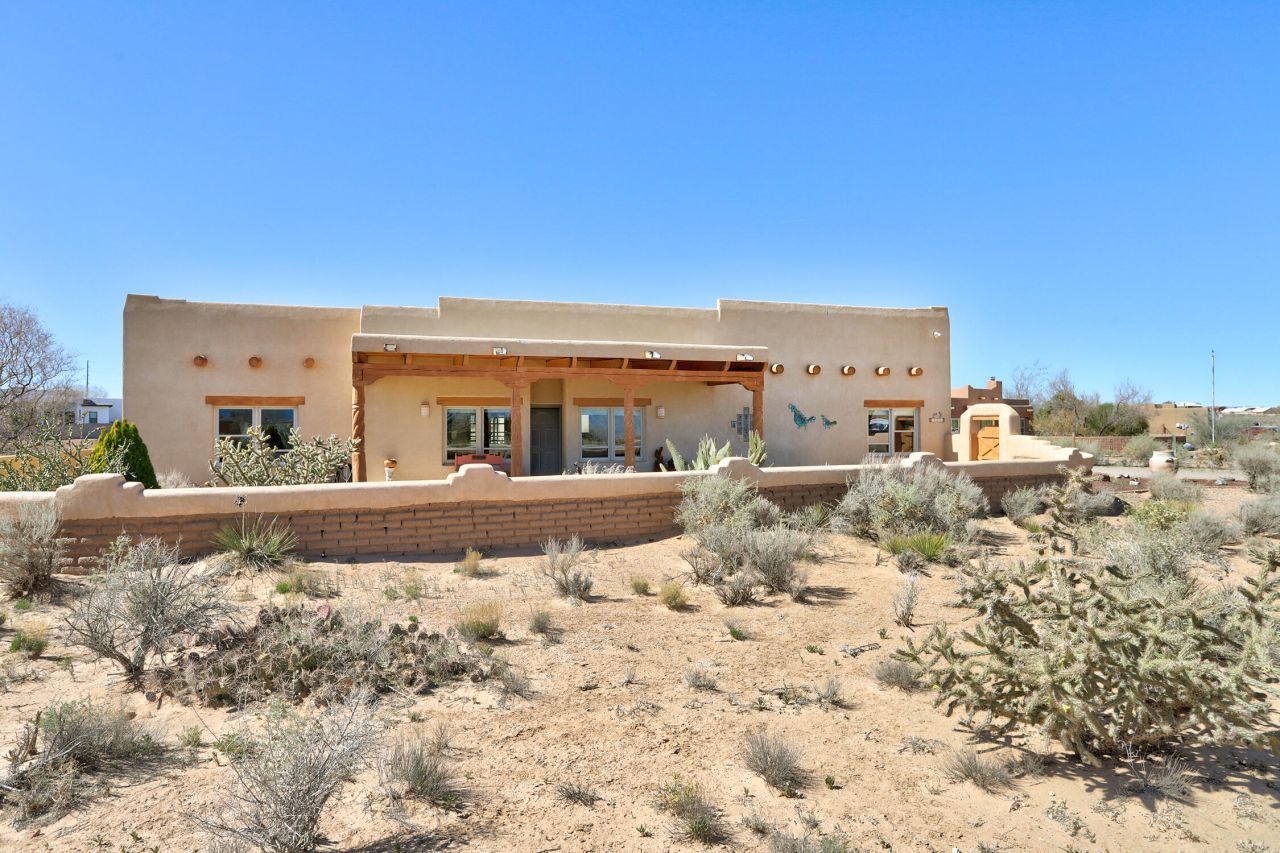 1701 Nez Perce Loop Ne, Rio Rancho, NM 87144 Main Photo