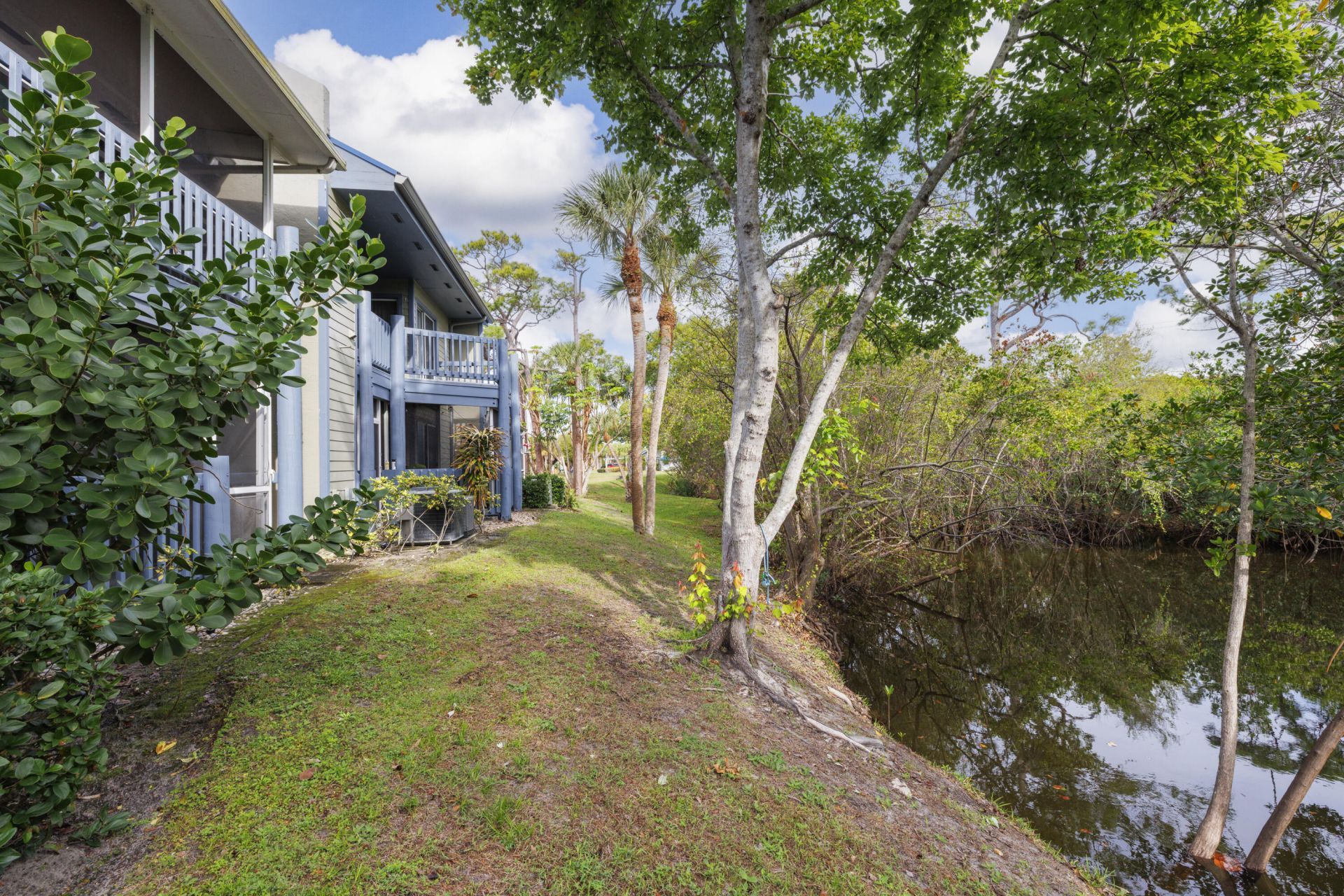 1421 NE 14th Court, Unit Q-19, Jensen Beach, FL 34957 Photo