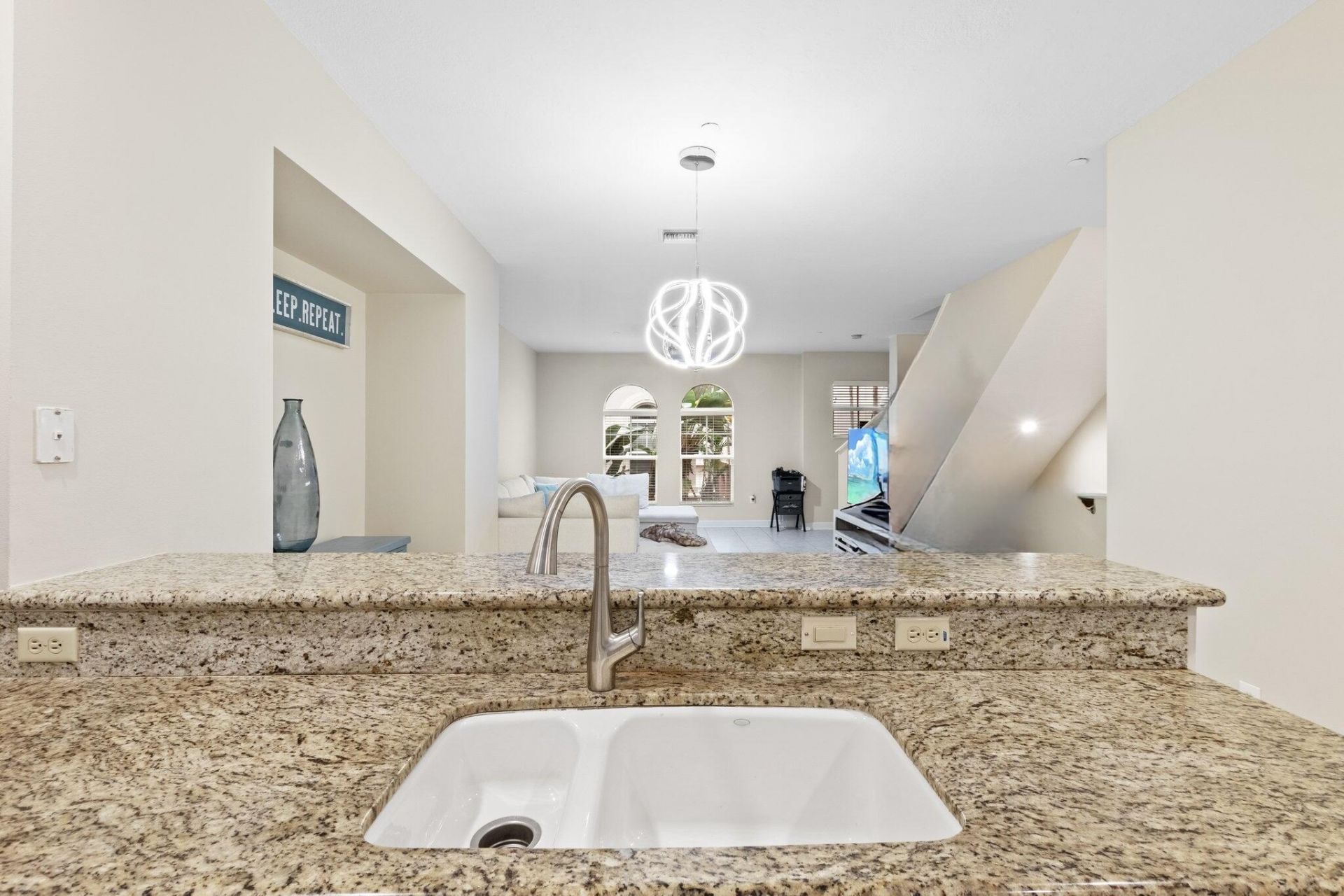 1033 NE 17th Way, Unit 2003, Fort Lauderdale, FL 33304 Photo