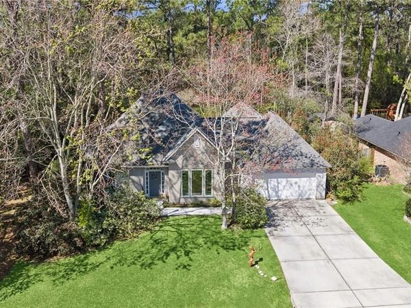 300 WESTWOOD Drive, Mandeville, LA 70471