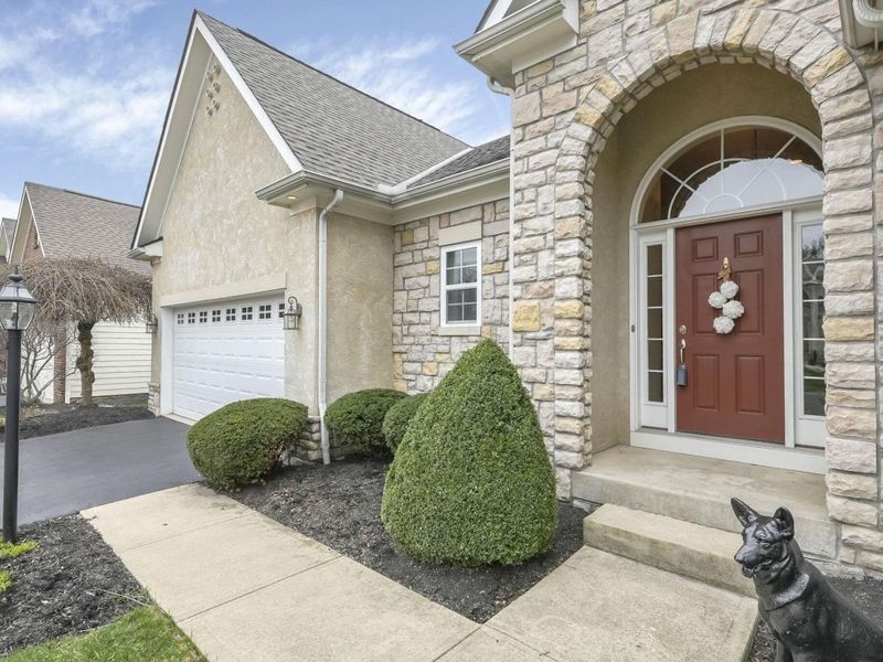 5917 Tournament Drive, Westerville, OH 43082 Photo 2