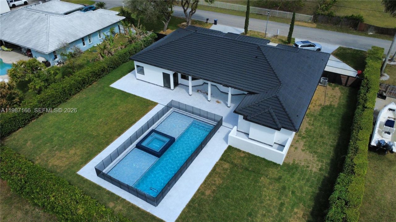 19880 SW 134th Ave , Miami, FL 33177 Photo