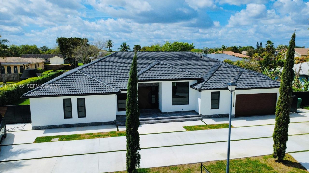 19880 SW 134th Ave , Miami, FL 33177 Photo