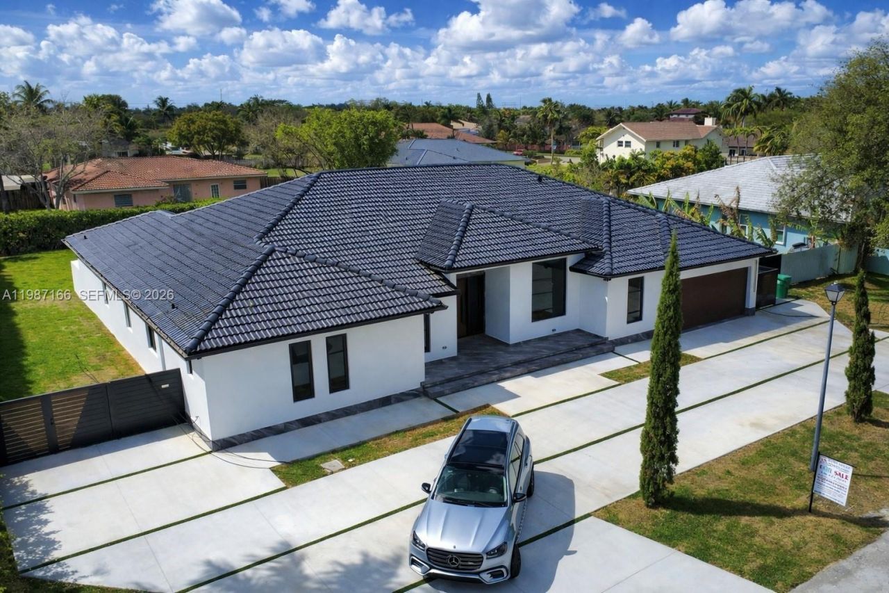 19880 SW 134th Ave , Miami, FL 33177 Photo