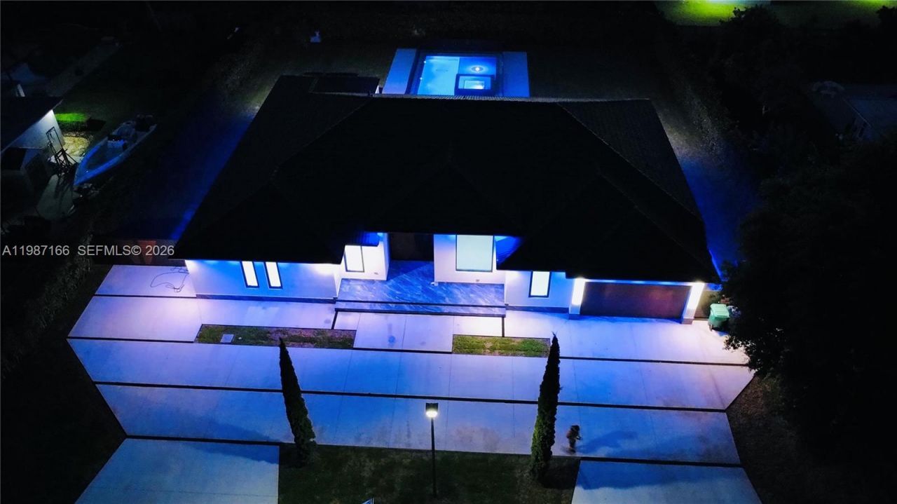 19880 SW 134th Ave , Miami, FL 33177 Photo