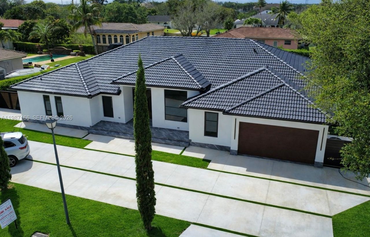 19880 SW 134th Ave , Miami, FL 33177 Photo