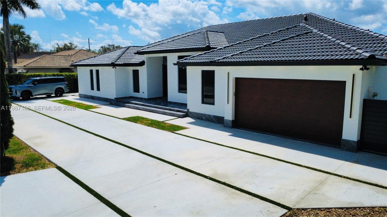 19880 SW 134th Ave , Miami, FL 33177 Photo