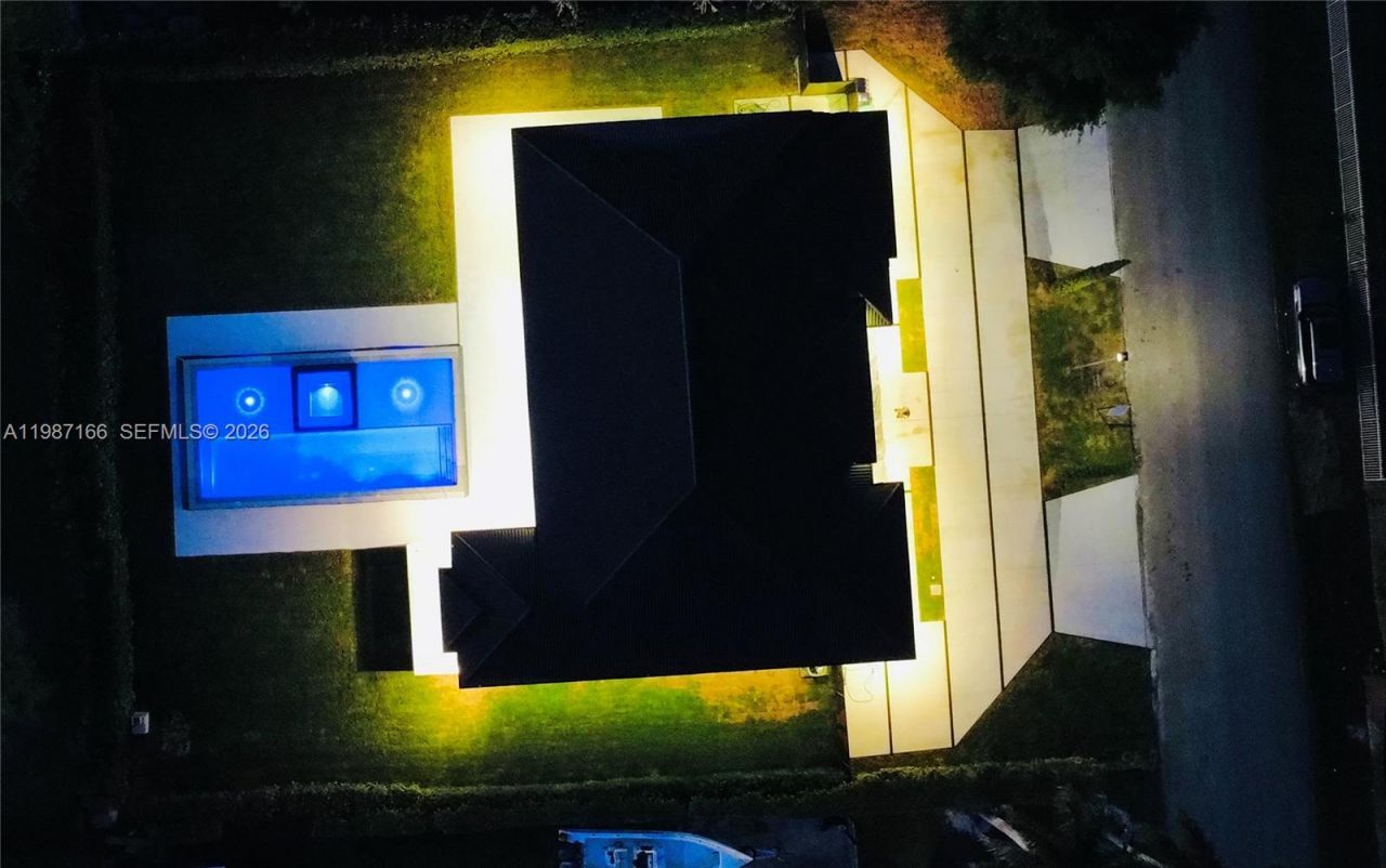 19880 SW 134th Ave , Miami, FL 33177 Photo