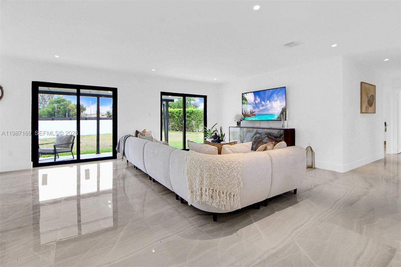 13615 SW 72nd Ter, Miami, FL 33183 Photo