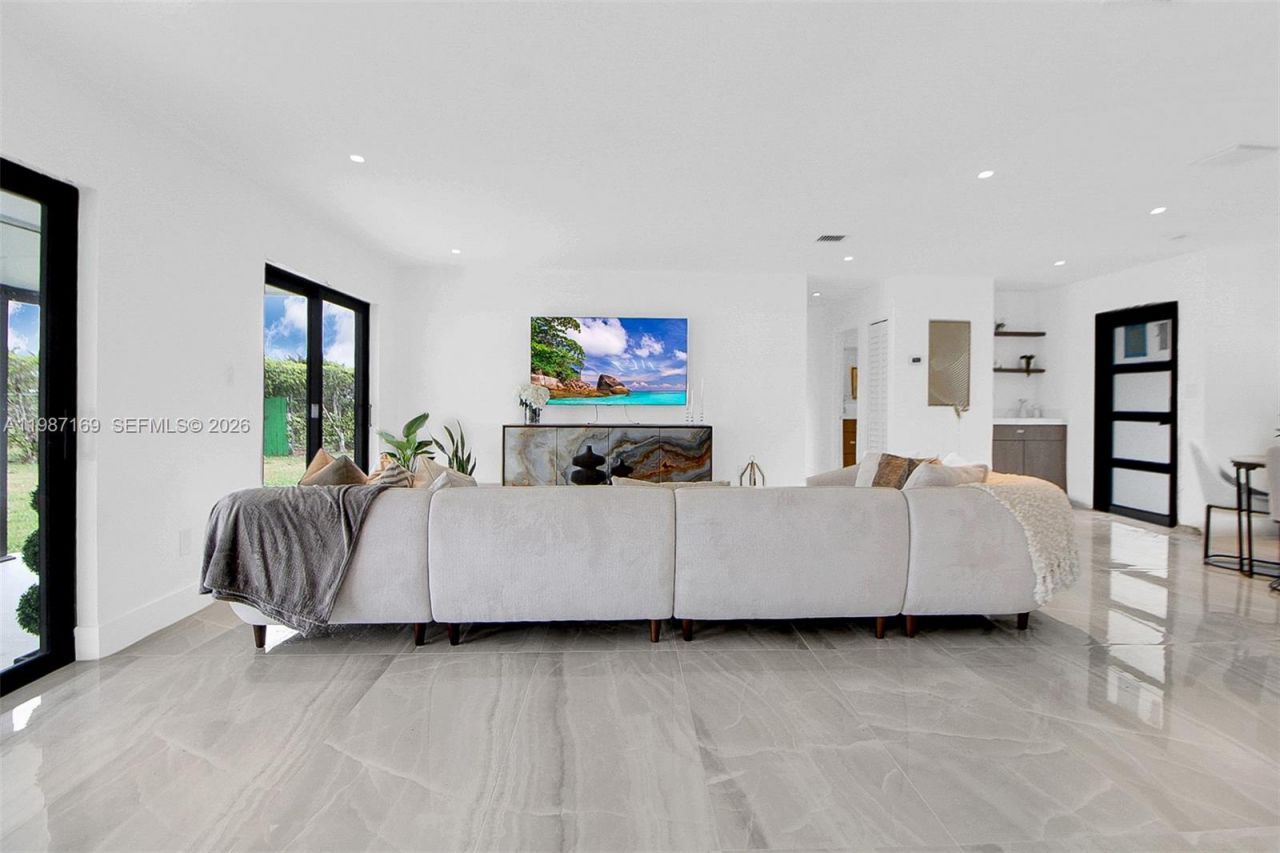 13615 SW 72nd Ter, Miami, FL 33183 Photo