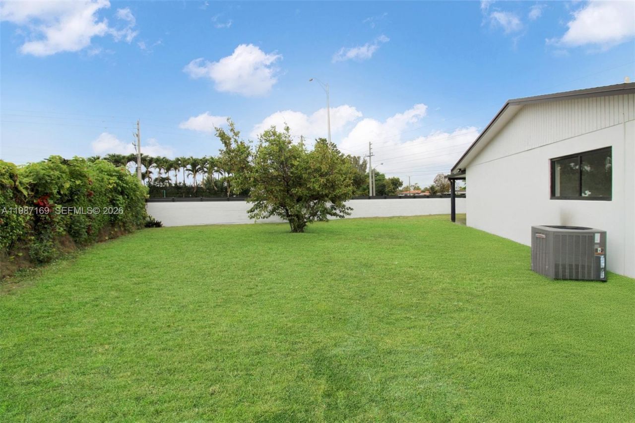 13615 SW 72nd Ter, Miami, FL 33183 Photo