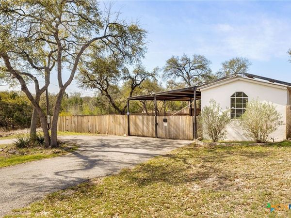 222 Buckhorn Drive , Canyon Lake, TX 78133