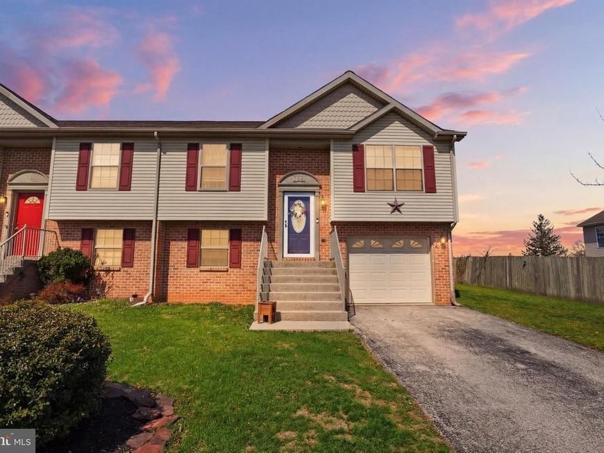 1915 Wyatt Circle, Dover, PA 17315 Main Photo