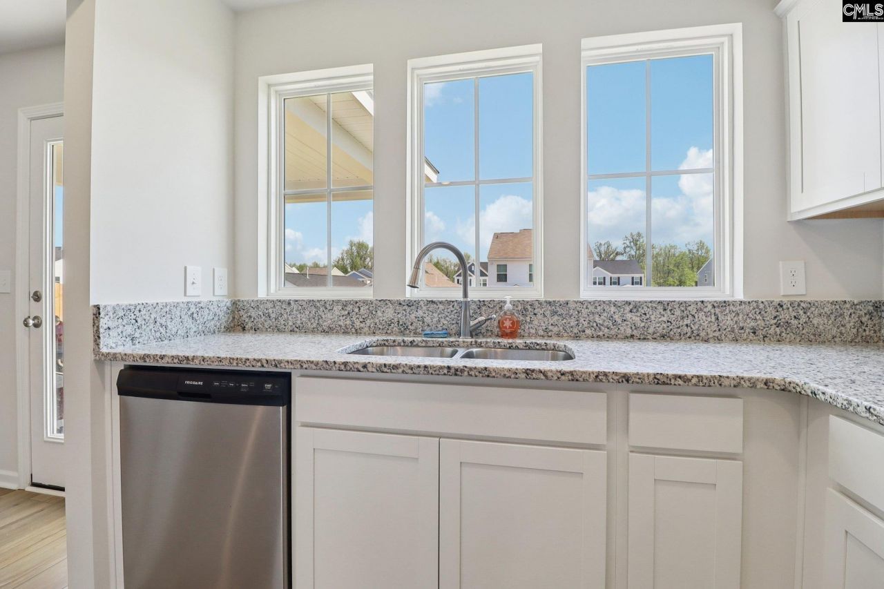 702 Clementine Run  Photo 32