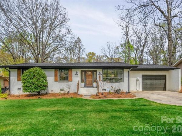 5841 Donegal Drive, Charlotte, NC 28212