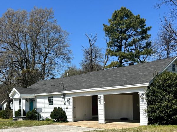 106 E 6th Street, Leachville, AR 72438