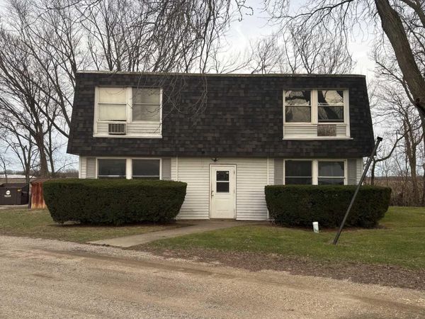 421 E KNOXVILLE Street, Brimfield, IL 61517