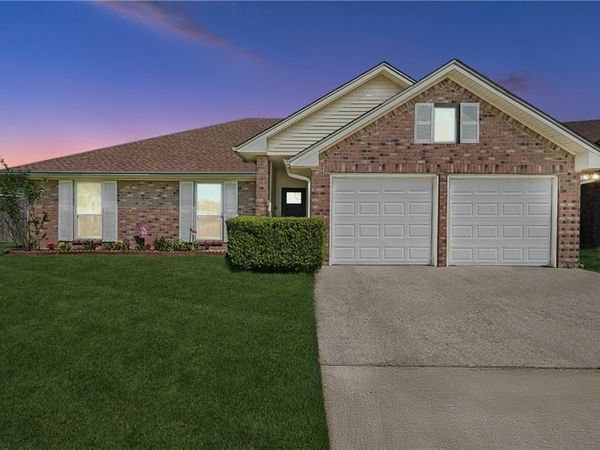 23 MOSS Drive, LaPlace, LA 70068