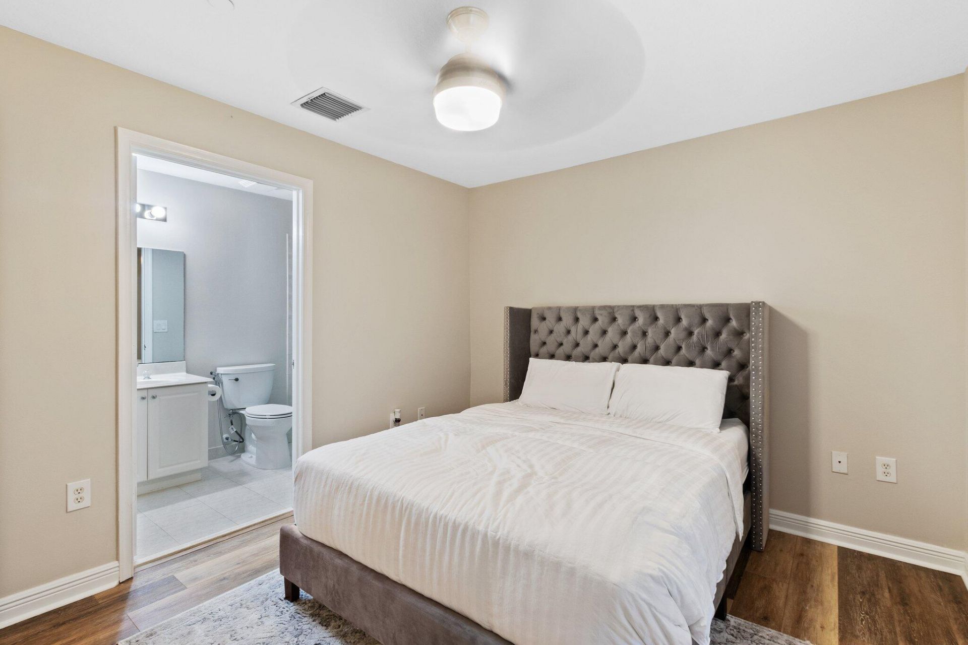 1033 NE 17th Way, Unit 2003, Fort Lauderdale, FL 33304 Photo