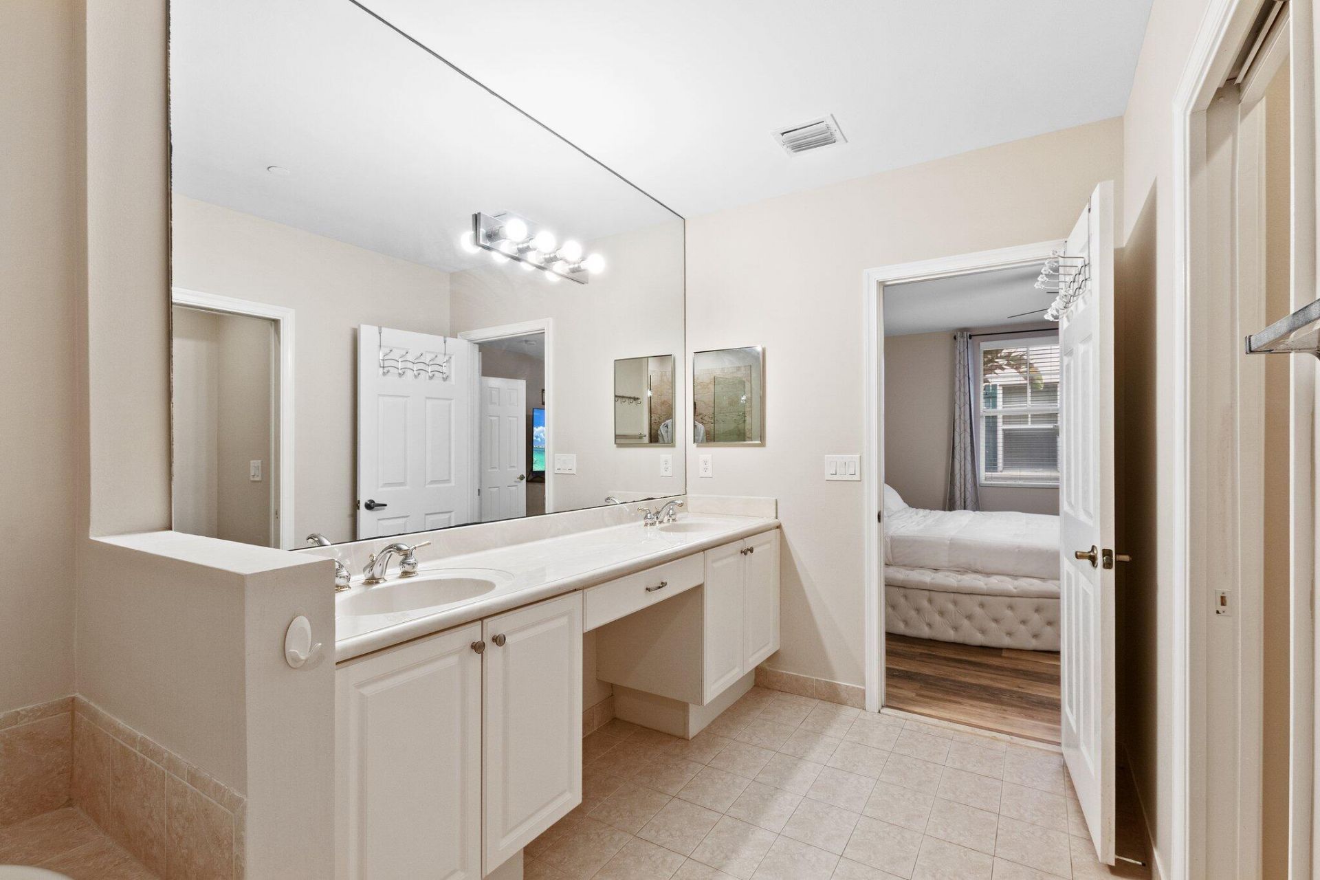 1033 NE 17th Way, Unit 2003, Fort Lauderdale, FL 33304 Photo