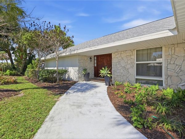 1048 Admirals Walk, Vero Beach, FL 32963