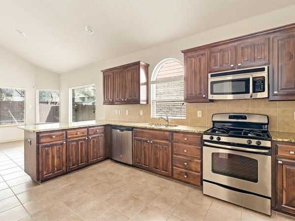 6669 Friendsway Drive, Fort Worth, TX 76137