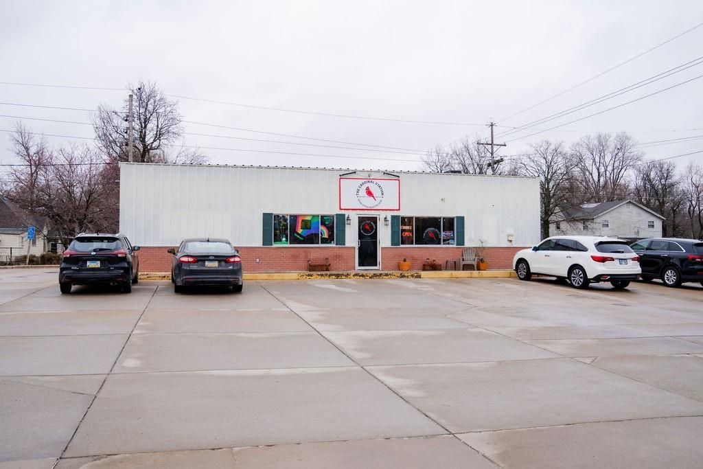 1301 Main Street, Parsons, KS 67357 Main Photo