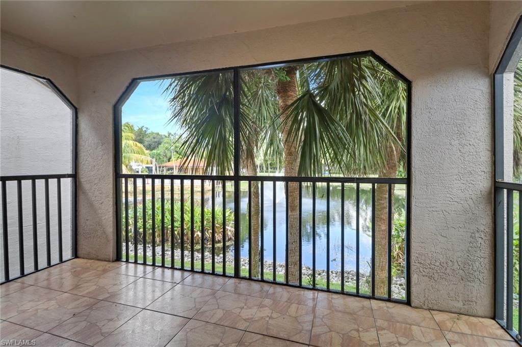 2130 Arbour Walk Cir, Unit 2724, Naples, FL 34109 Photo