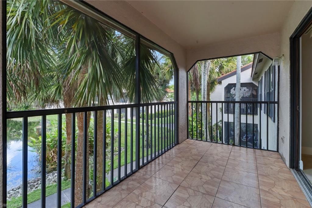 2130 Arbour Walk Cir, Unit 2724, Naples, FL 34109 Photo