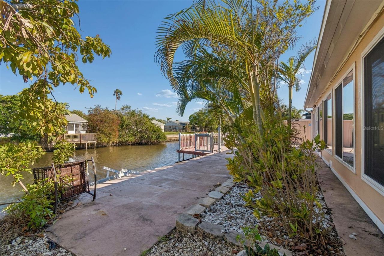 9900 Island Harbor Drive, Port Richey, FL 34668 Photo