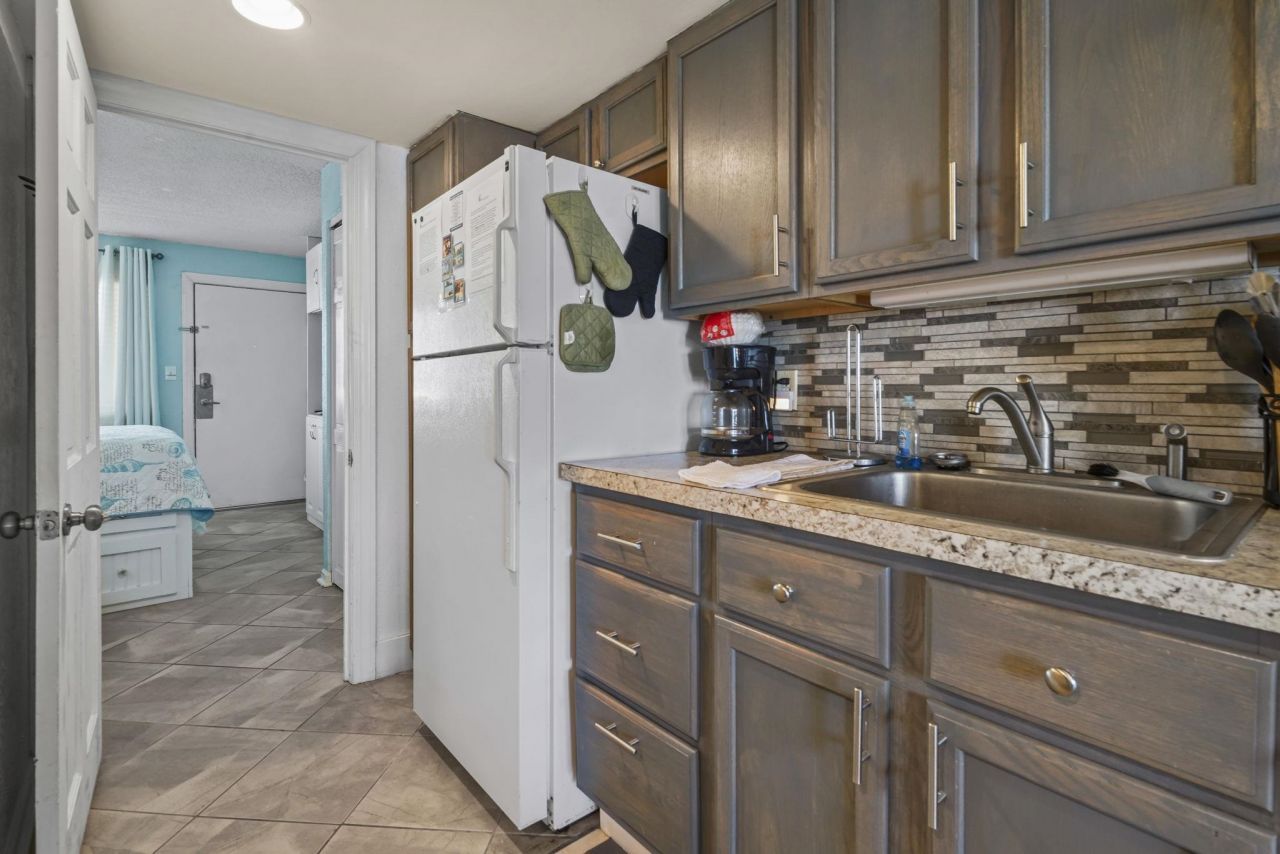 2001 S Ocean Blvd.  Photo 7