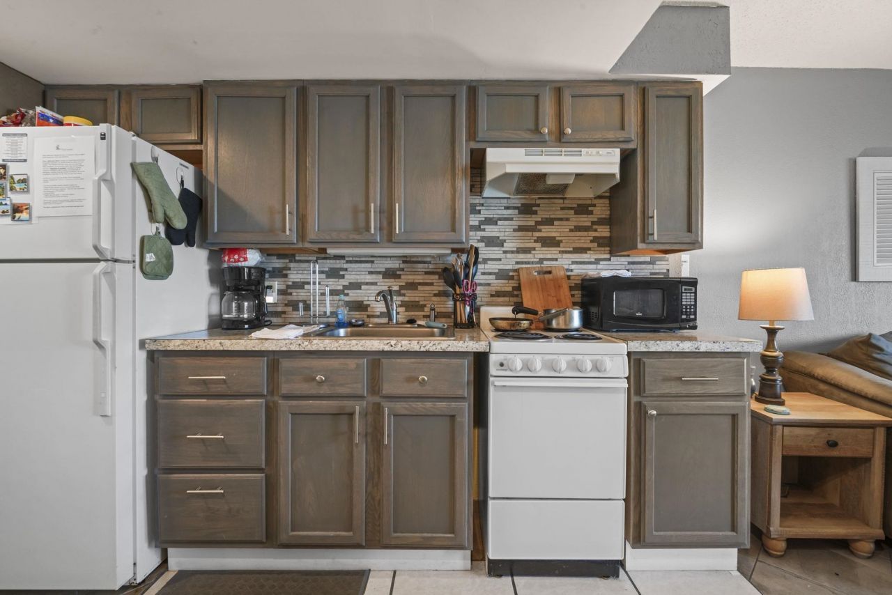 2001 S Ocean Blvd.  Photo 8