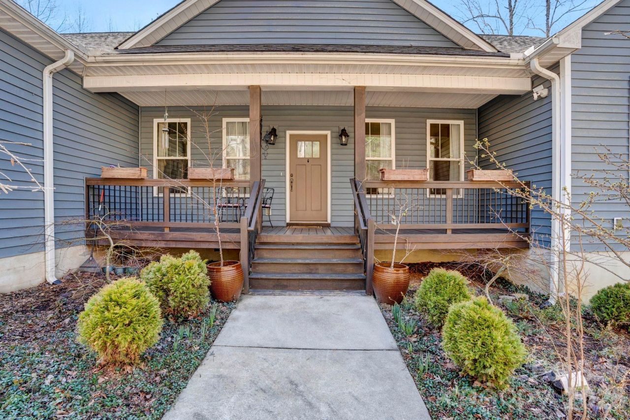 3327 Greenville Highway, Flat Rock, NC 28731 Main Photo