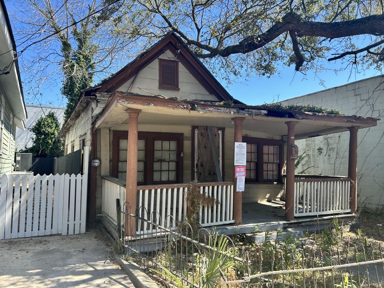 698 Meeting Street Photo 1