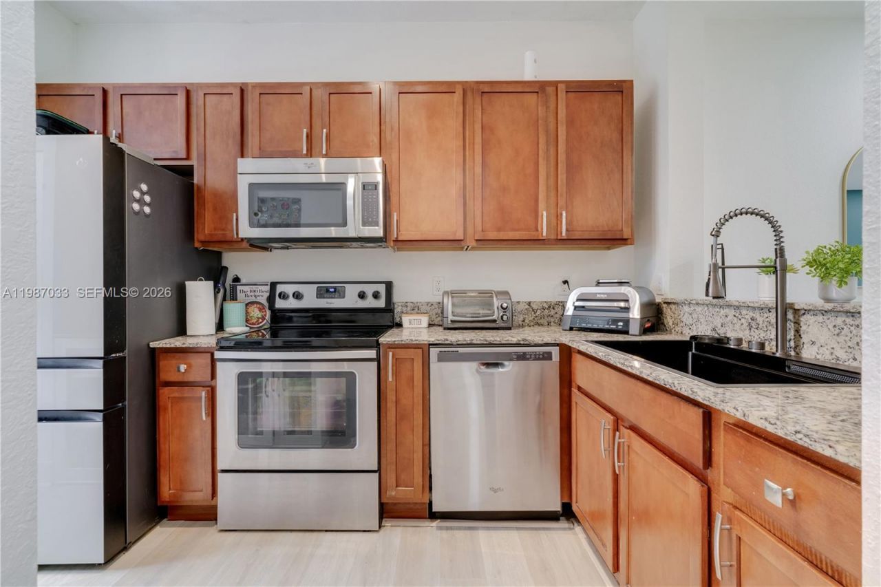 8916 SW 19th St , Miramar, FL 33025 Photo