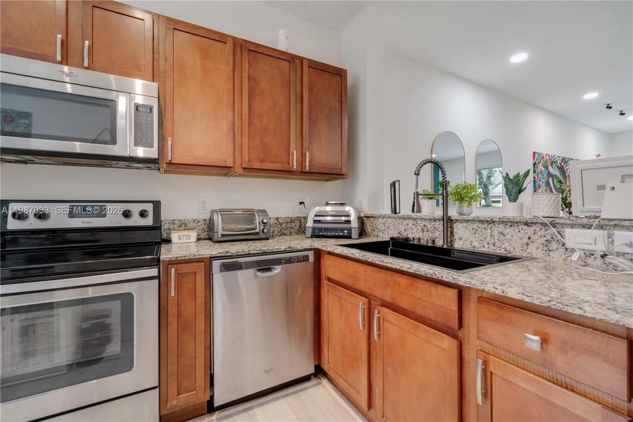 8916 SW 19th St , Miramar, FL 33025 Photo