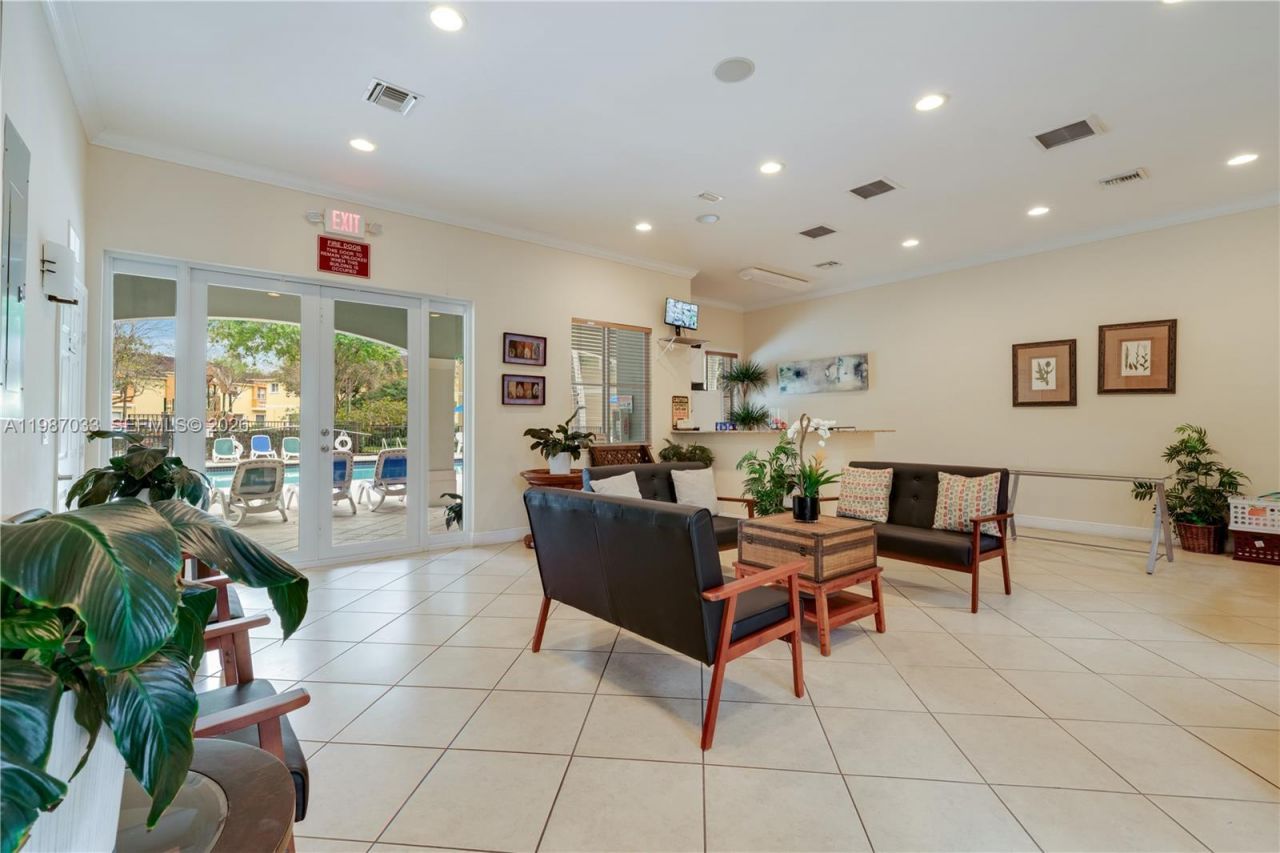 8916 SW 19th St , Miramar, FL 33025 Photo